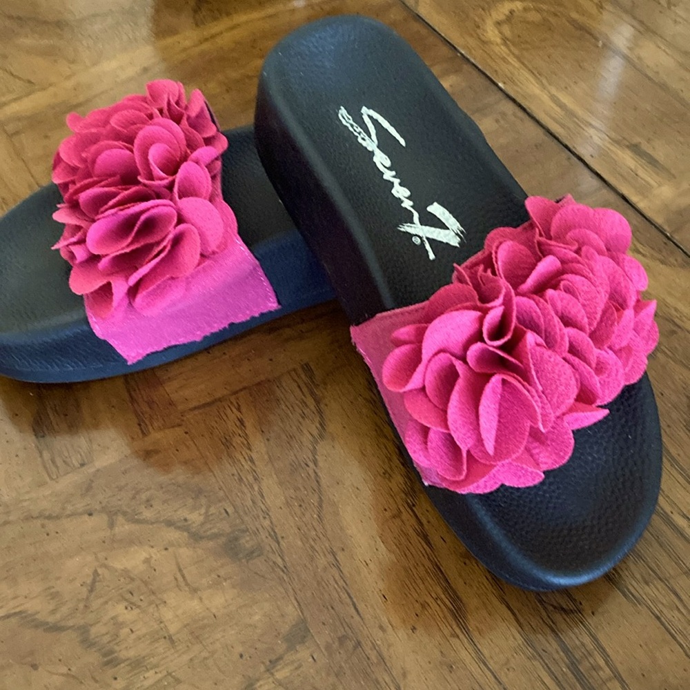 Xhilaration Pink and Black Floral Sandals